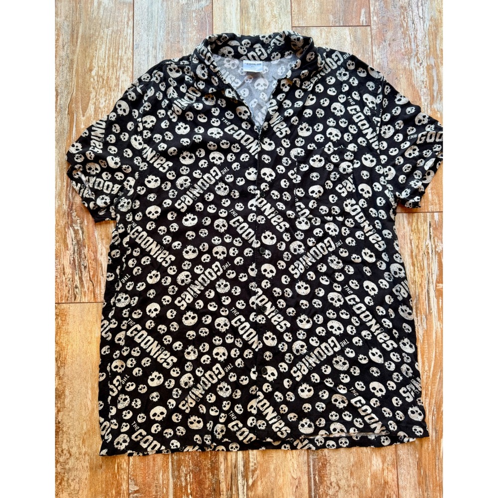 The Goonies Mens XL Skulls Graphic Rayon Button Down Shirt Black White Movie Tee